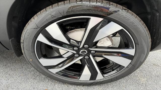 2026 Volvo XC40 Ultra, B5 AWD Gas (mild hybrid), Dark