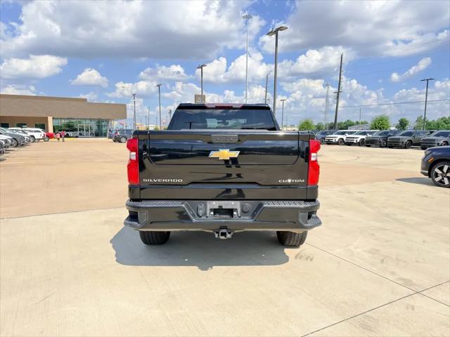 2022 Chevrolet Silverado 1500 2WD Crew Cab Short Bed Custom