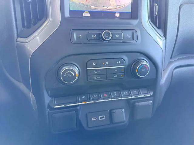2022 Chevrolet Silverado 1500 2WD Crew Cab Short Bed Custom