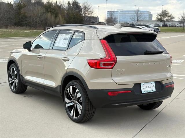 2026 Volvo XC40 Plus, B5 AWD Gas (mild hybrid), Dark