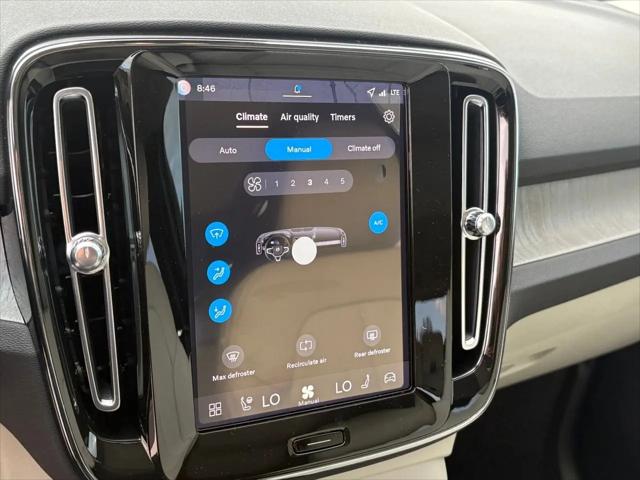 2026 Volvo XC40 Plus, B5 AWD Gas (mild hybrid), Dark