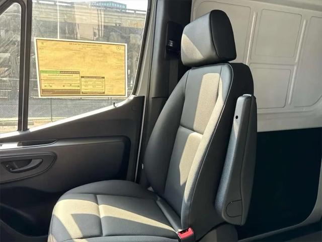 2025 Mercedes-Benz Sprinter 2500 Standard Roof 4-Cyl Diesel HO