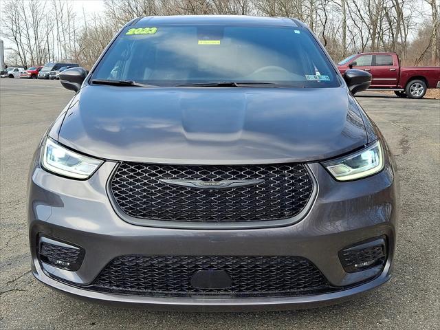 2023 Chrysler Pacifica Hybrid Touring L 2023 Chrysler Pacifica Hybrid Touring L