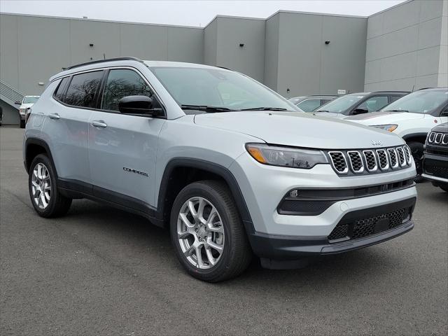 2024 Jeep Compass Latitude Lux FWD 2024 Jeep Compass Latitude Lux FWD