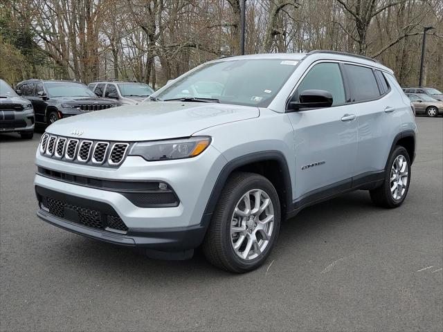 2024 Jeep Compass Latitude Lux FWD 2024 Jeep Compass Latitude Lux FWD
