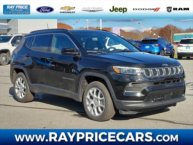 2024 Jeep Compass Latitude Lux FWD