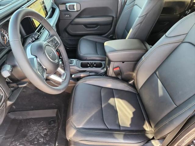 2026 Jeep Wrangler 4-Door Sahara 4x4