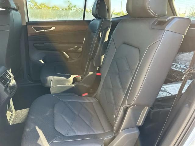 2026 Volkswagen Atlas SE with Technology