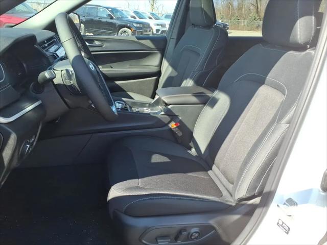 2026 Jeep Grand Cherokee L Altitude 4x4
