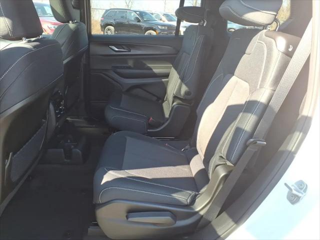 2026 Jeep Grand Cherokee L Altitude 4x4