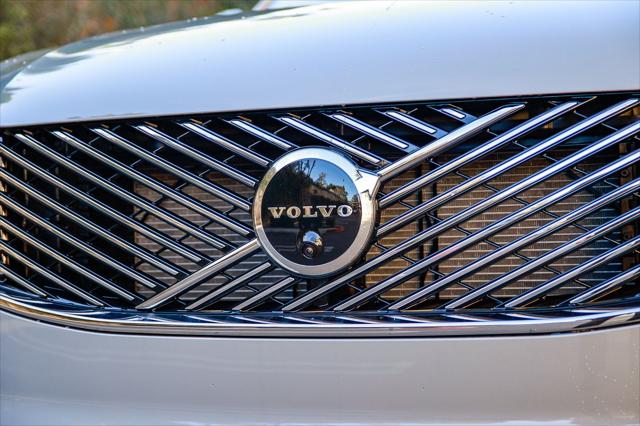 2026 Volvo XC90 Plug-In Hybrid Ultra, T8 AWD, Electric/Gasoline, Bright, 7 Seats