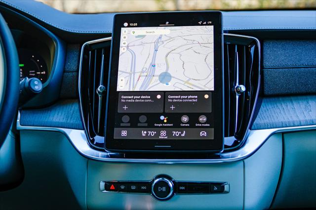2026 Volvo XC90 Plug-In Hybrid Ultra, T8 AWD, Electric/Gasoline, Bright, 7 Seats