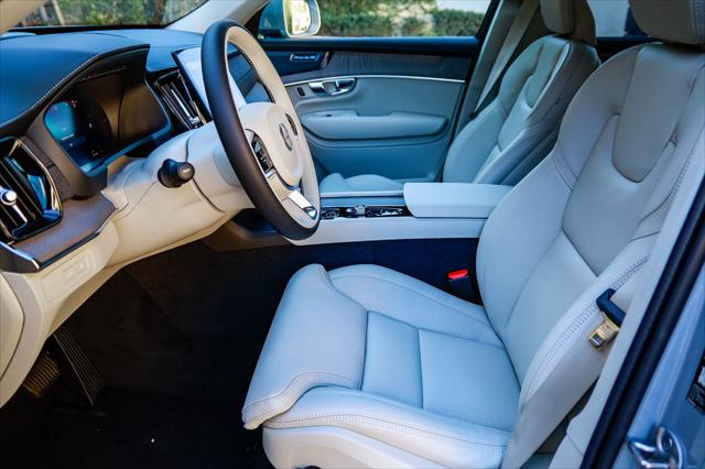 2026 Volvo XC90 Plug-In Hybrid Ultra, T8 AWD, Electric/Gasoline, Bright, 7 Seats