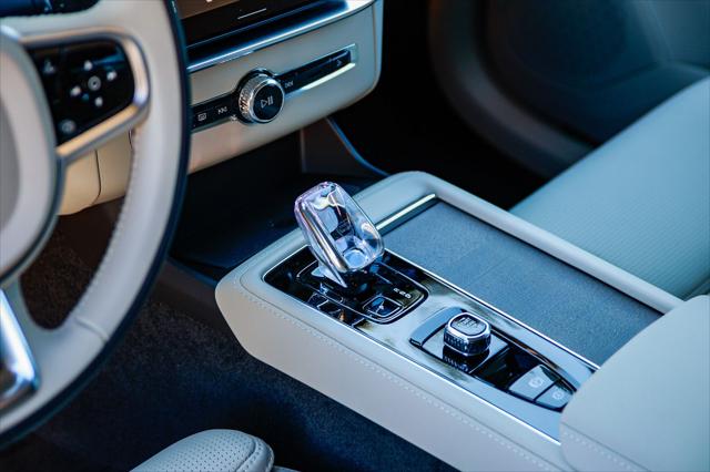 2026 Volvo XC90 Plug-In Hybrid Ultra, T8 AWD, Electric/Gasoline, Bright, 7 Seats