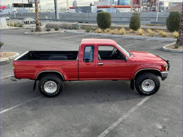 1990 Toyota 4WD Trucks Deluxe 2dr 4WD Extended Cab SB