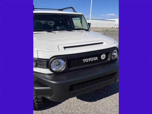 2012 Toyota FJ Cruiser Base 4x4 4dr SUV 5A