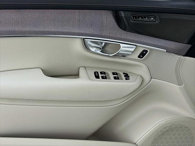 2026 Volvo XC90 Plug-In Hybrid Ultra, T8 AWD, Electric/Gasoline, Bright, 7 Seats