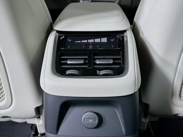 2026 Volvo XC90 Plug-In Hybrid Ultra, T8 AWD, Electric/Gasoline, Bright, 7 Seats