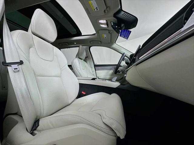 2026 Volvo XC90 Plug-In Hybrid Ultra, T8 AWD, Electric/Gasoline, Bright, 7 Seats