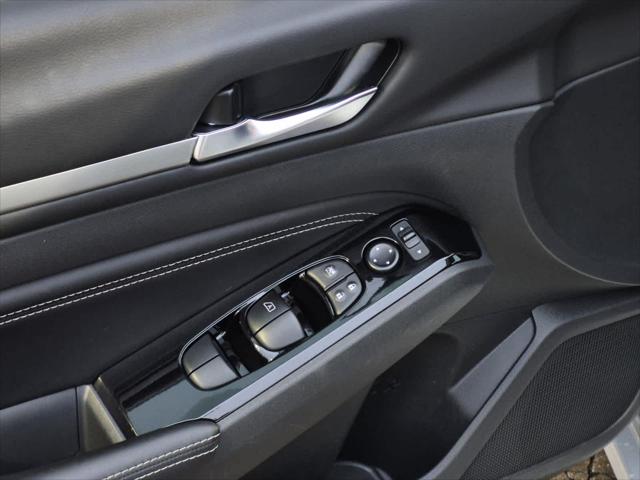 2023 Nissan Altima SL FWD