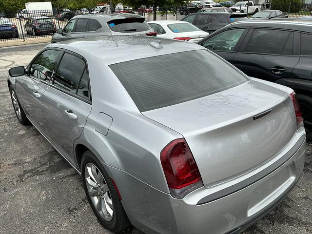 2015 Chrysler 300 Limited