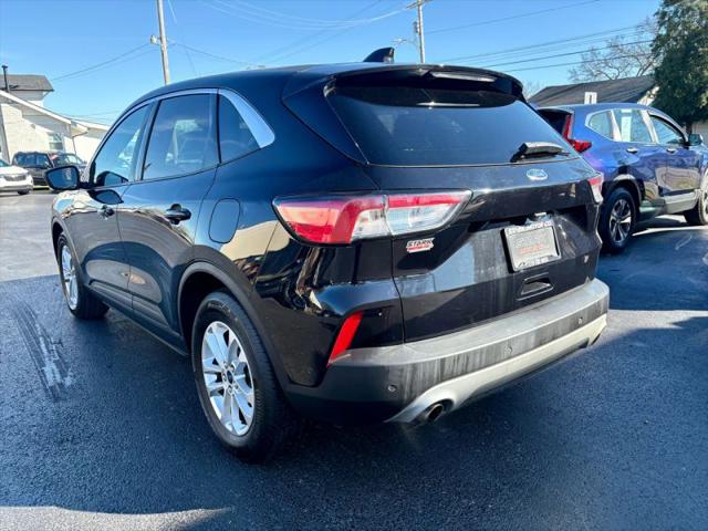 2020 Ford Escape SE