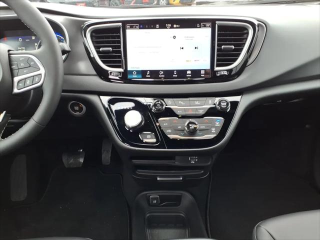 2026 Chrysler Voyager LX