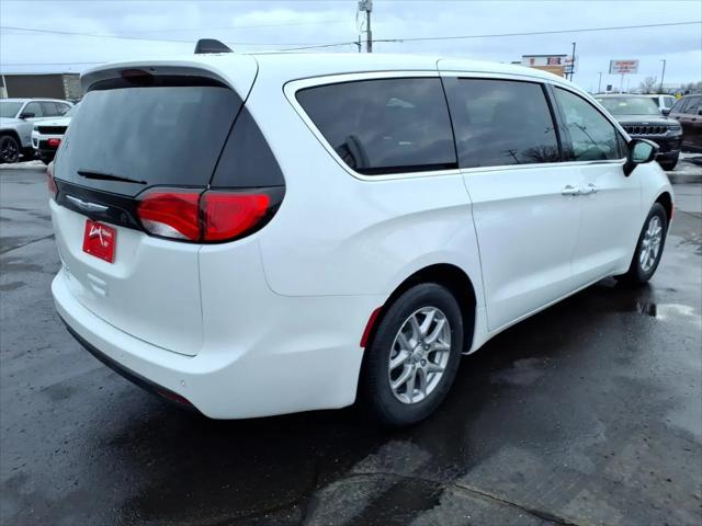 2026 Chrysler Voyager LX