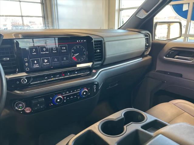 2025 GMC Sierra 1500 4WD Crew Cab Short Box SLT