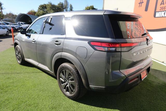 2022 Nissan Pathfinder S 2WD
