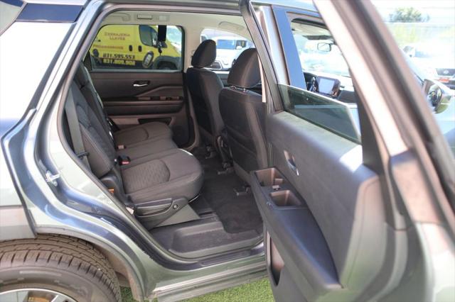 2022 Nissan Pathfinder S 2WD