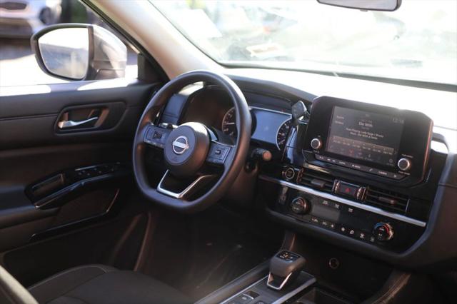 2022 Nissan Pathfinder S 2WD