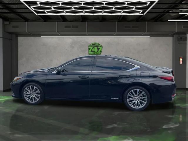 2019 Lexus ES 300h Ultra Luxury