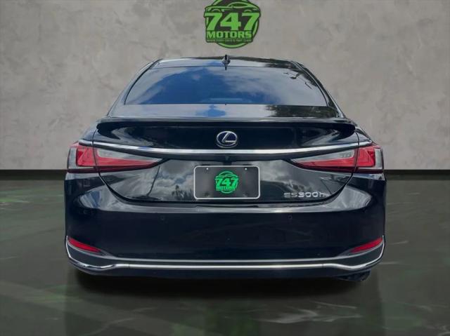 2019 Lexus ES 300h Ultra Luxury