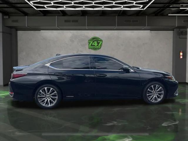 2019 Lexus ES 300h Ultra Luxury