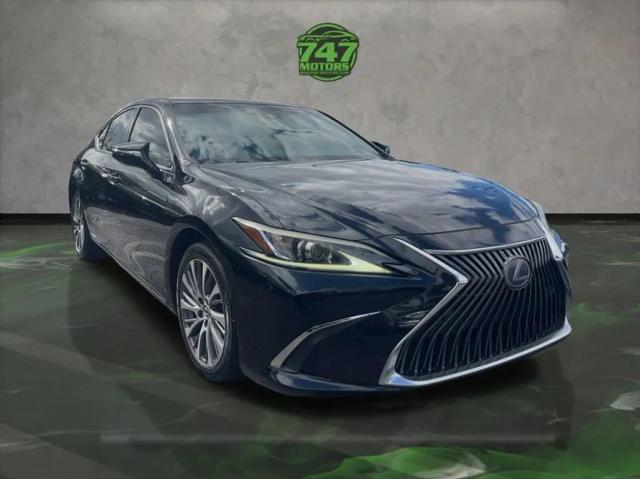 2019 Lexus ES 300h Ultra Luxury