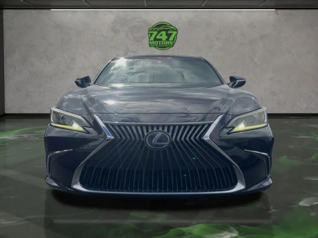2019 Lexus ES 300h Ultra Luxury
