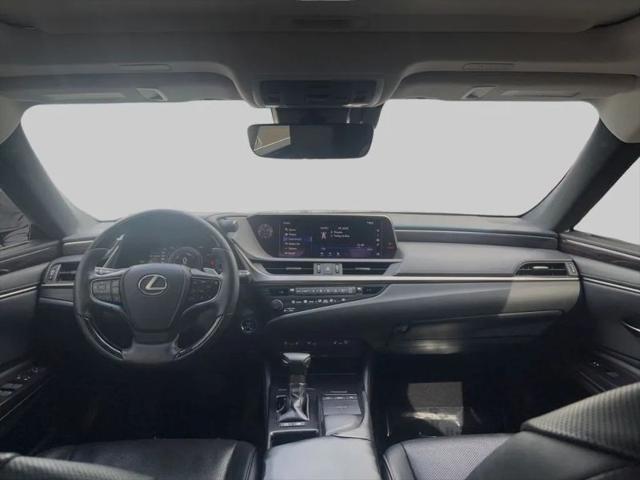2019 Lexus ES 300h Ultra Luxury
