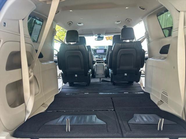 2022 Chrysler Pacifica Touring L