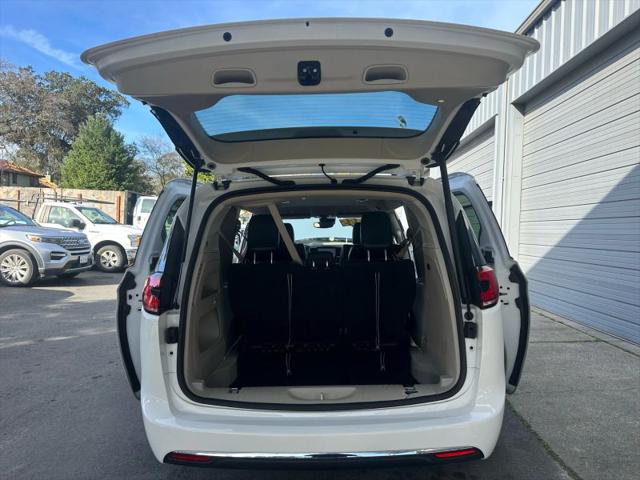 2022 Chrysler Pacifica Touring L