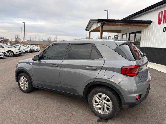 2022 Hyundai Venue SE