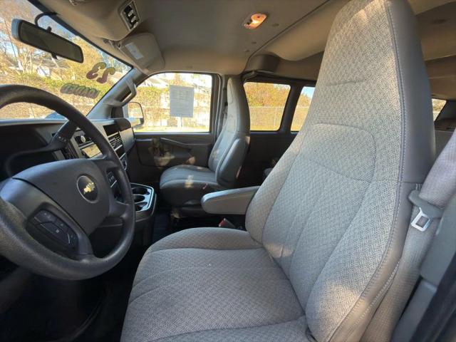 2023 Chevrolet Express Passenger RWD 3500 Extended Wheelbase LS