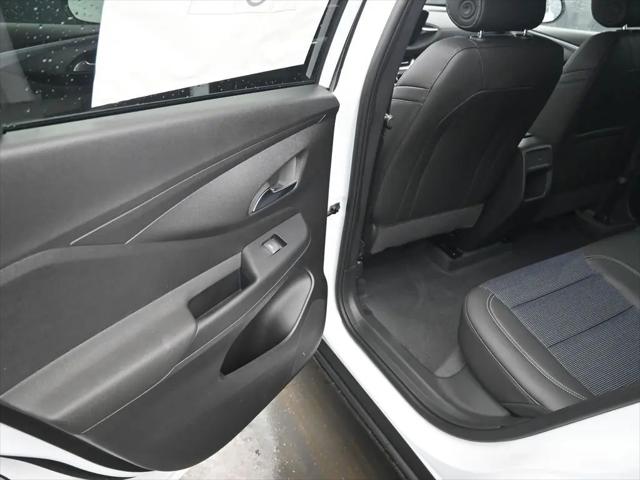 2026 Buick NV Preferred FWD
