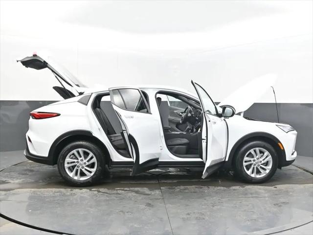 2026 Buick NV Preferred FWD