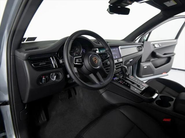 2025 Porsche Macan Macan