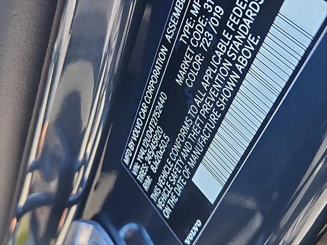 2026 Volvo XC40 Black Edition Ultra, B5 AWD Gas (mild hybrid)