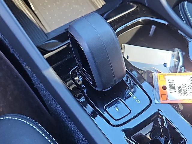 2026 Volvo XC40 Black Edition Ultra, B5 AWD Gas (mild hybrid)