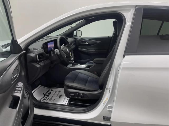 2026 Buick NV Preferred FWD