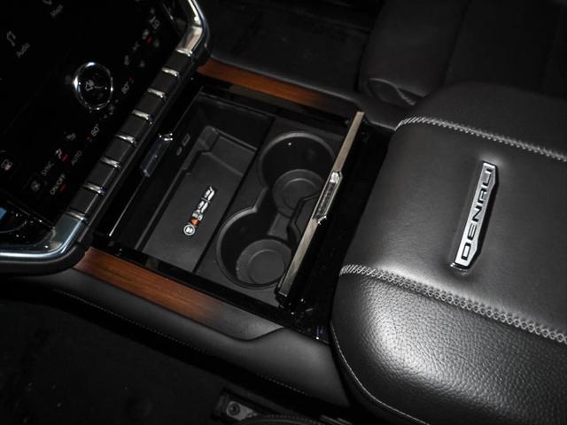 2025 GMC Yukon 4WD Denali