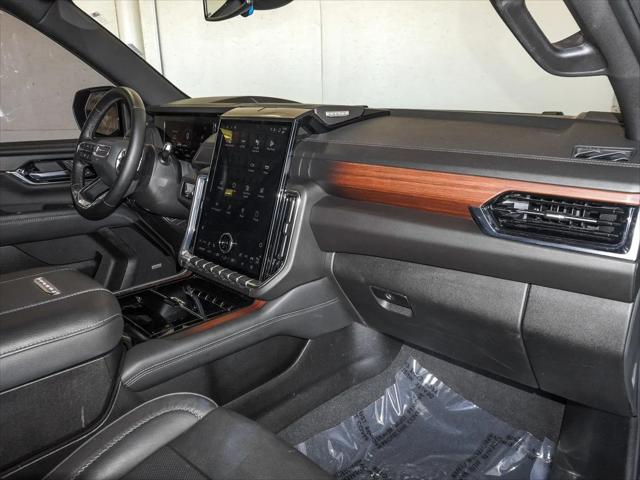 2025 GMC Yukon 4WD Denali